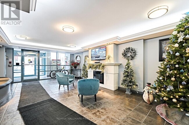 Photo du bâtiment - 1625 Pickering Pkwy