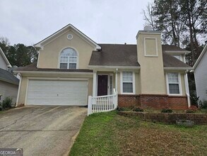 Building Photo - 642 N Fairfield Dr
