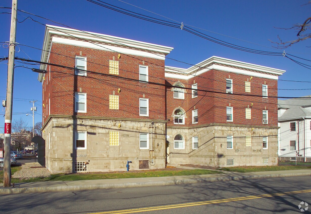 20 Fenno St, Quincy, MA 02170 Apartments in Quincy, MA