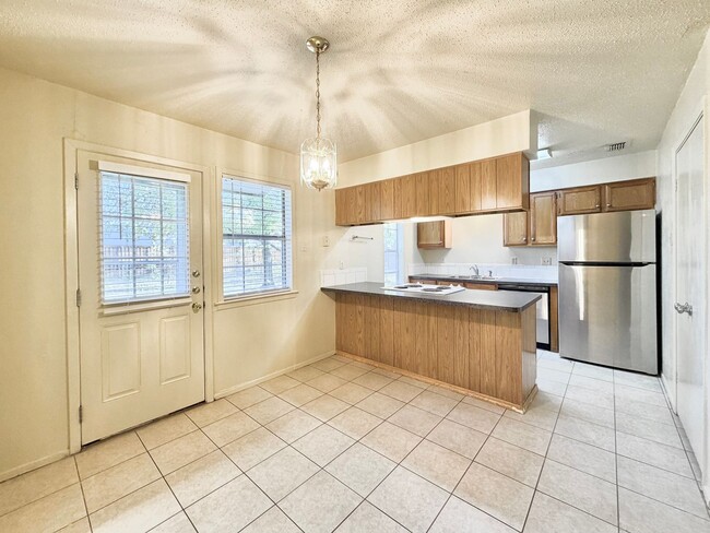 Foto del edificio - 504 Campbell Ln