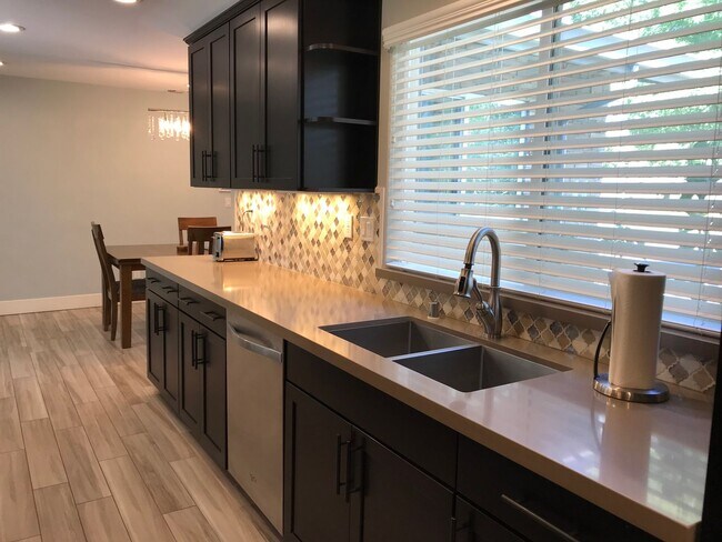Foto del edificio - Gorgeous 3 bedroom home available now