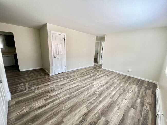 Building Photo - 907 Fontmore Rd