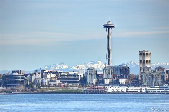 Building Photo - 1715 Harbor Ave SW