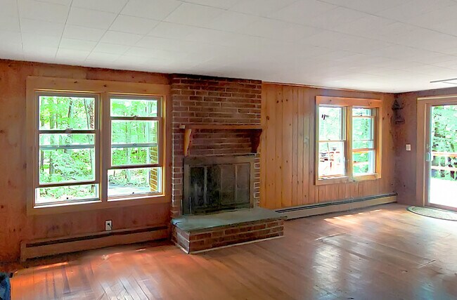 Building Photo - 10 Dow Ave