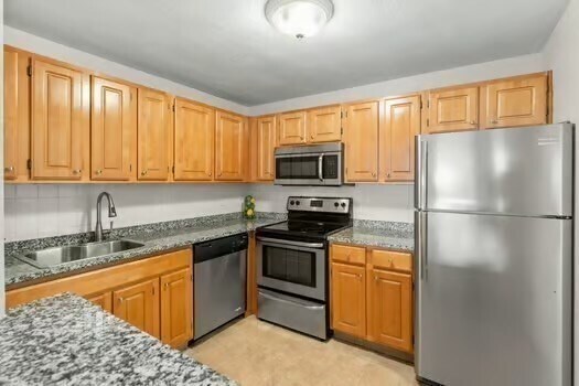 Foto del edificio - 32 Whites Ave