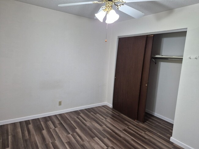 Building Photo - 8 Cougar Dr