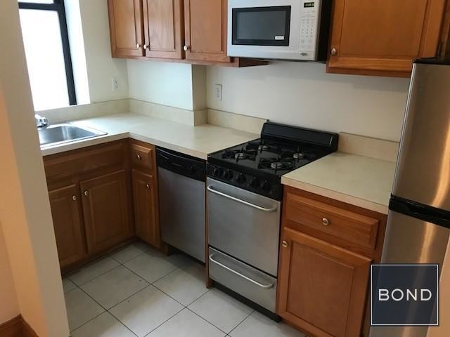 Primary Photo - 312 W 42nd St