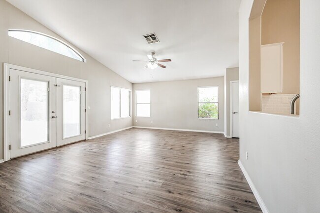 Foto del edificio - 13602 N 82nd Ave