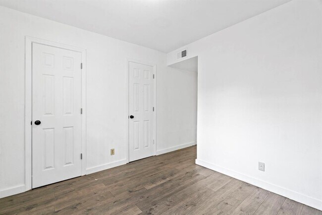 Foto del edificio - 7430 Mount St