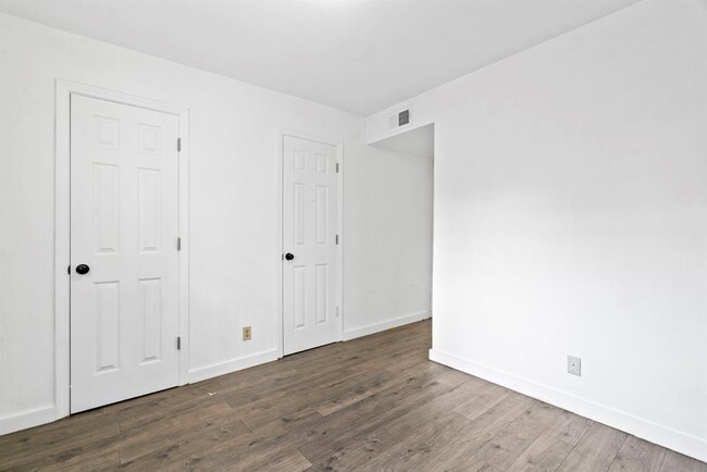 Building Photo - 7430 Mount St