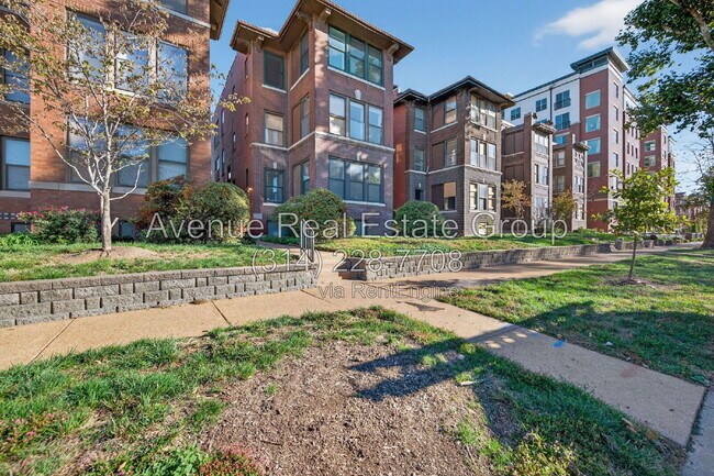 Building Photo - 5559 Pershing Ave