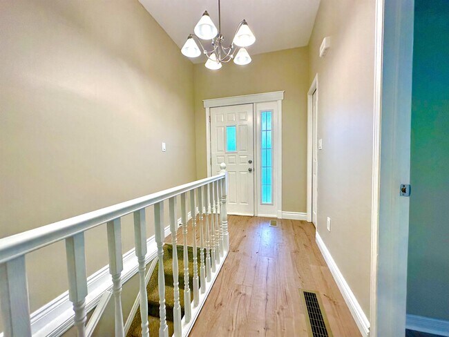 Photo du bâtiment - 1529 Windermere Rd