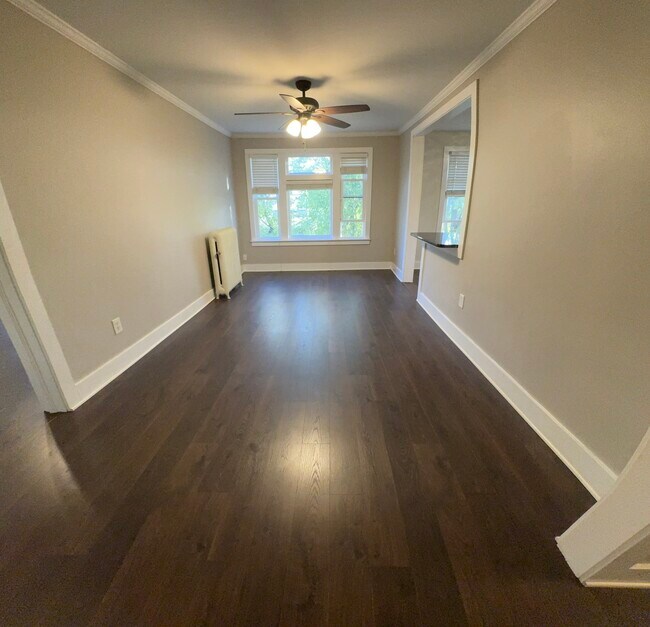 Foto del edificio - 2536 DuPont Ave S