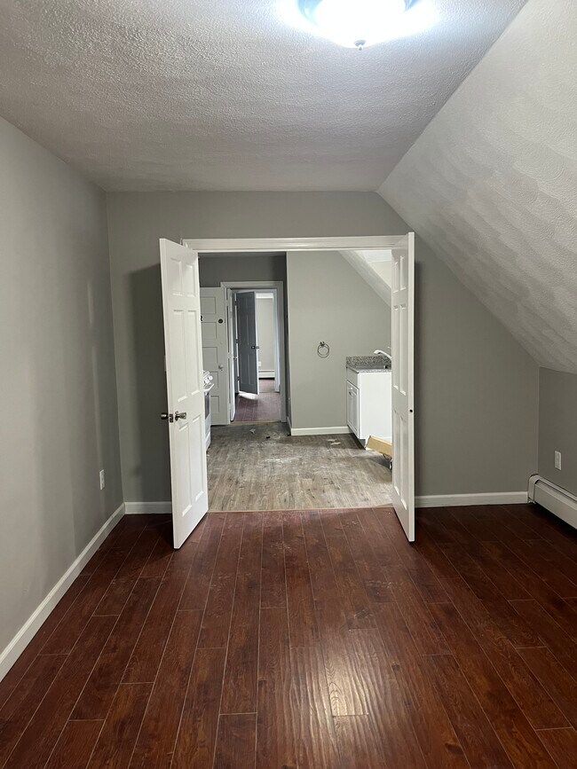 Foto del edificio - 10 Wakefield Ave