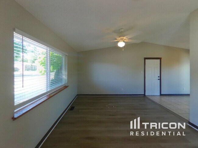 Foto del edificio - 7325 Woodstock St