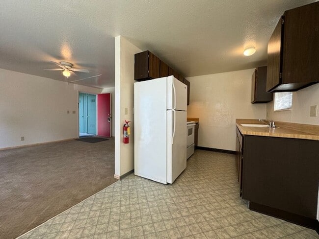 Building Photo - 2242 Heather Ln