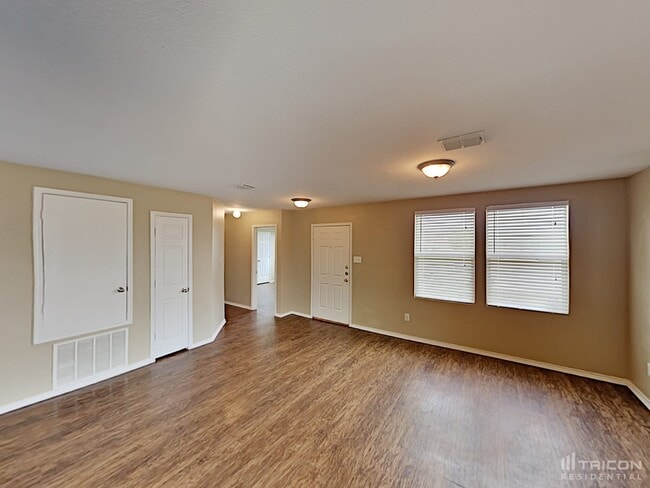 Building Photo - 505 Rosemary Dr