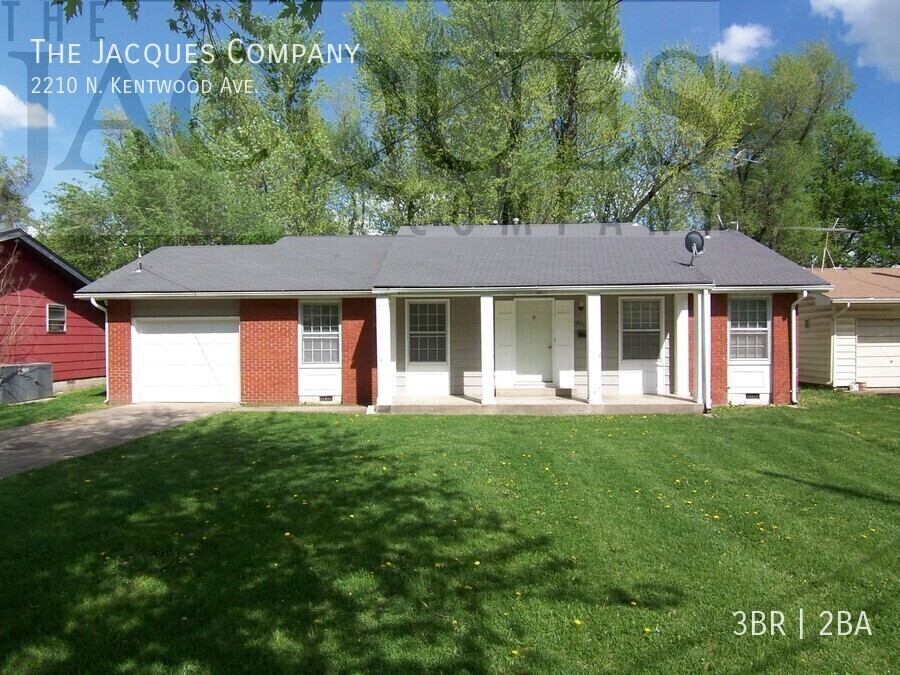 Primary Photo - Very Clean Spacious 3 Bedroom 2 Bath Home ...