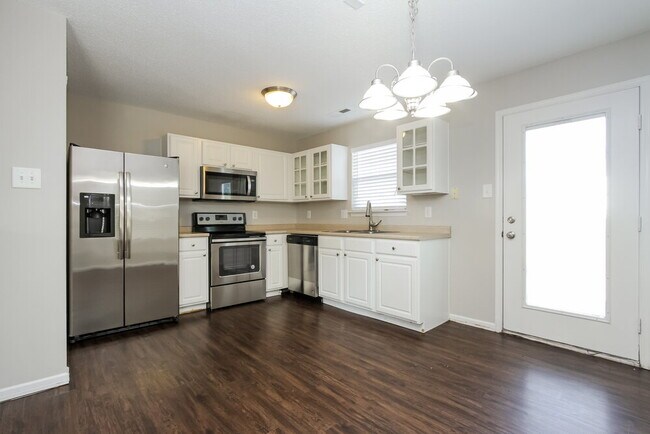 Building Photo - 6715 Everbloom Ln