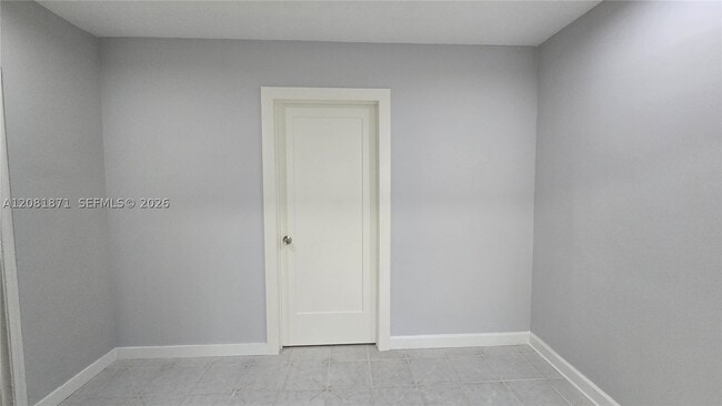 Foto del edificio - 5911 SW 6th St