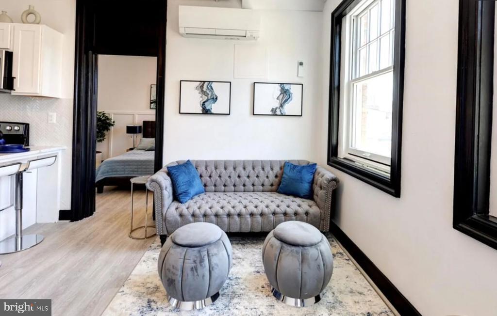 Foto principal - 1005 N Charles St