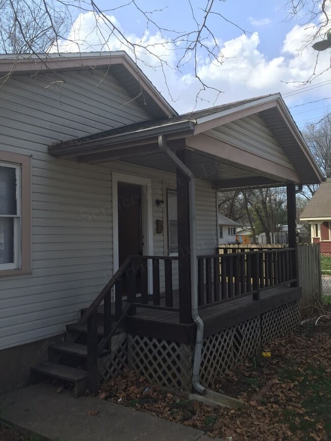 Building Photo - 1 Bed / 1 Bath House in Springfield, MO