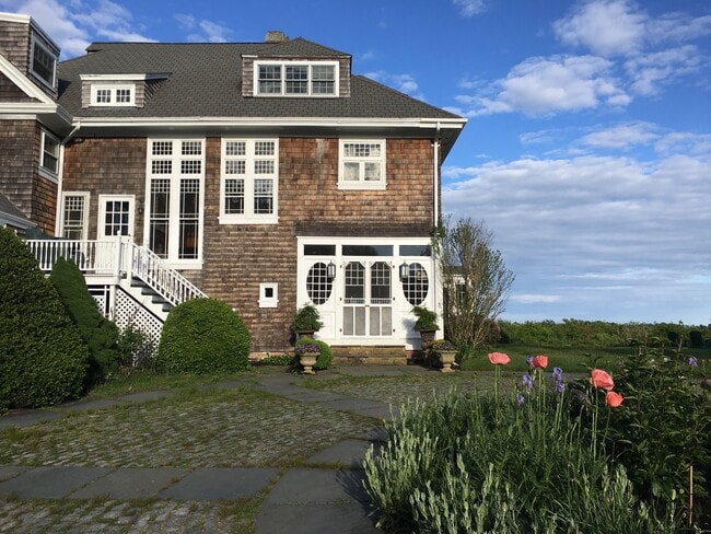 Building Photo - 359 Highland Dr