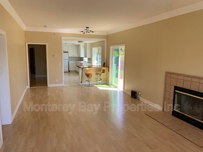 Foto del edificio - 1715 Matthews Ln