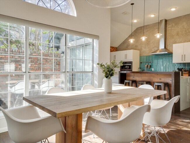 Foto del edificio - 4219 Bendwood Ln