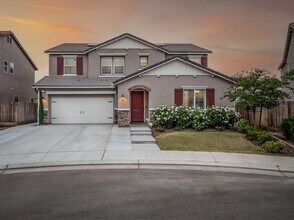 Building Photo - 3485 Robinwood Ave