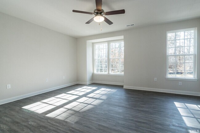 Foto del edificio - 1207 Bradburn Dr