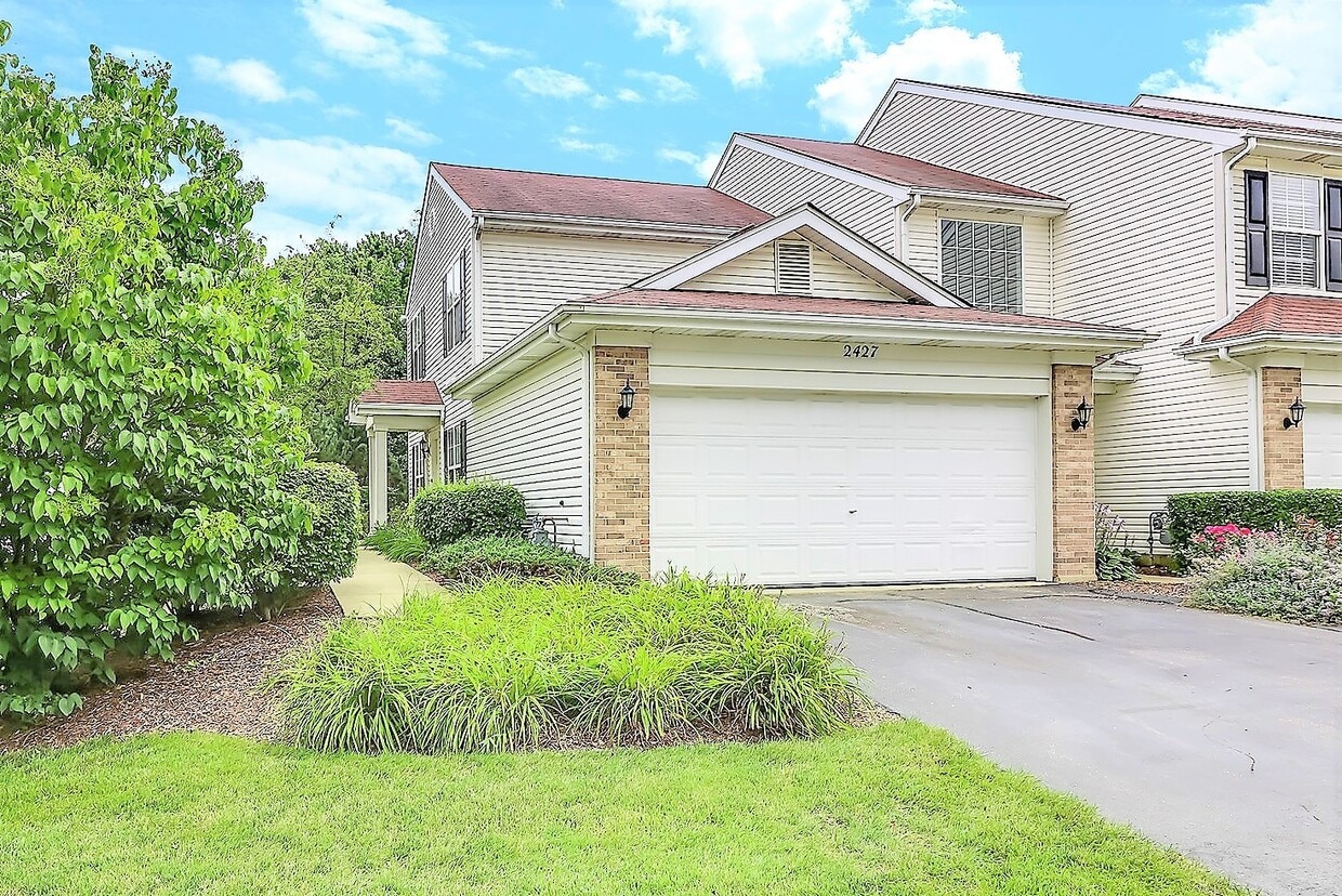 Primary Photo - 2427 Stoughton Cir