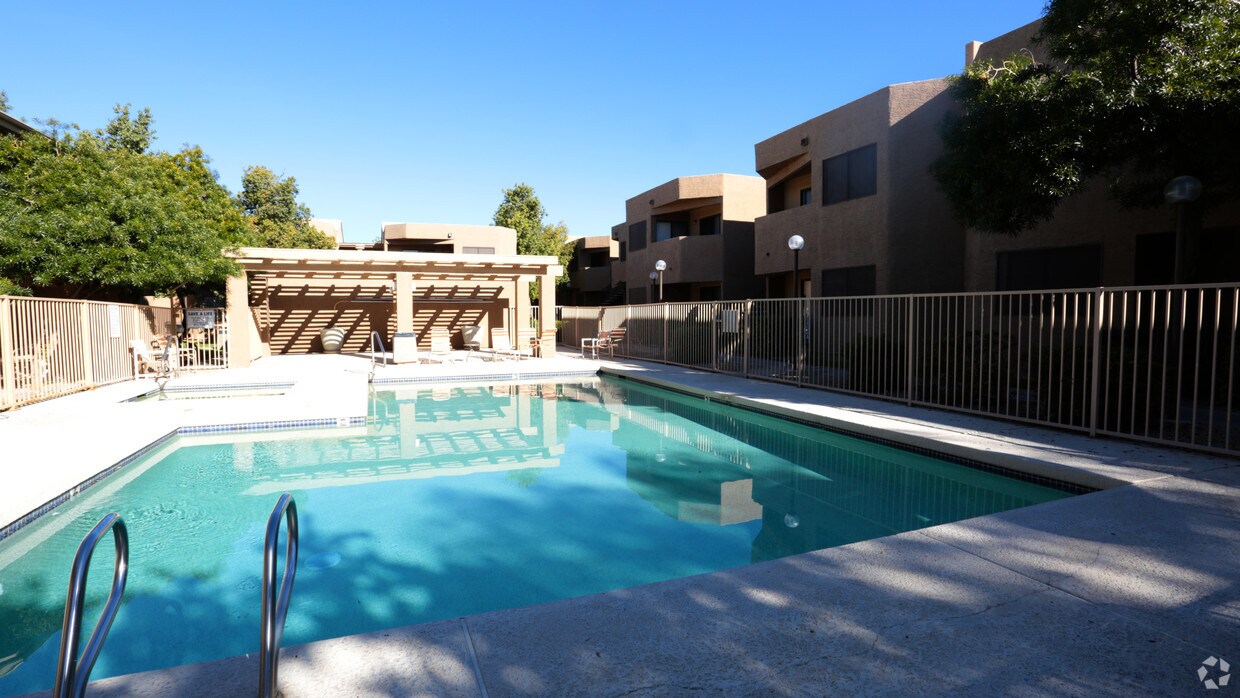 Papago Park Apartments in Phoenix, AZ