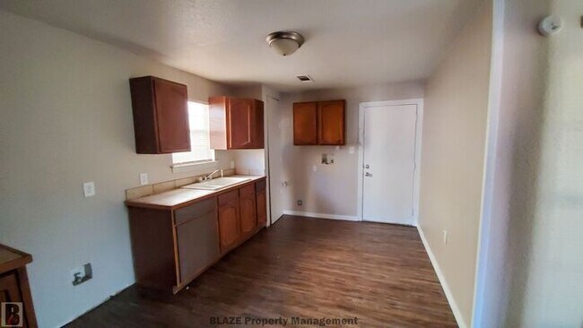 Foto del edificio - 2 Bed 1 Bath Home