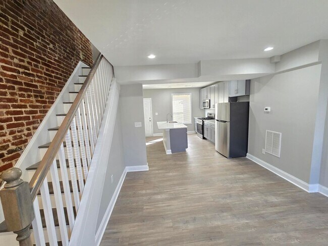 Building Photo - Beautiful 3 Bedroom 1 Bathroom East Baltimore Town Home