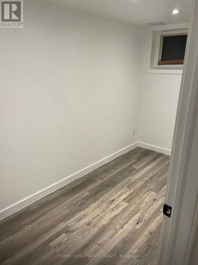 Building Photo - 102 Westcroft Dr