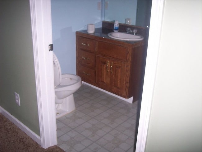 Building Photo - Completely Renovated Ranch on Large Lot