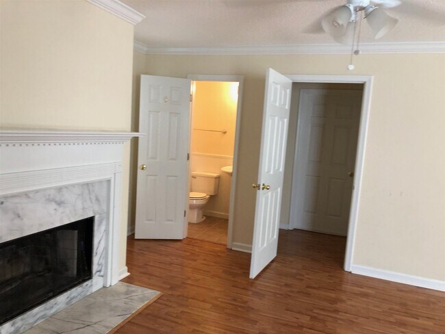 Foto del edificio - 638 N Fairfield Dr