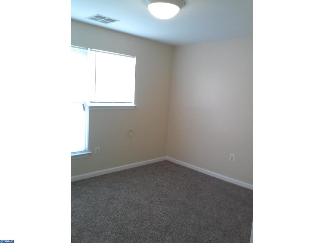 Primary Photo - 1600 N 7th St