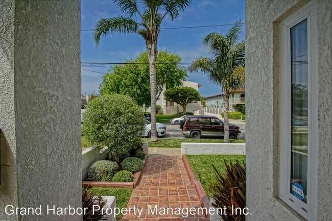 Building Photo - 4 br, 2.5 bath House - 202 N Juanita Avenu...