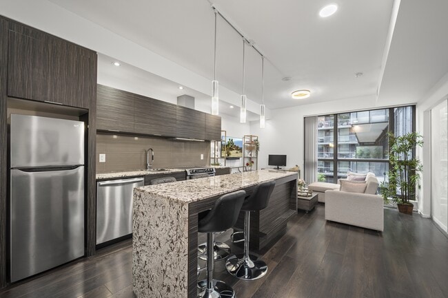 Building Photo - 8 Charlotte St