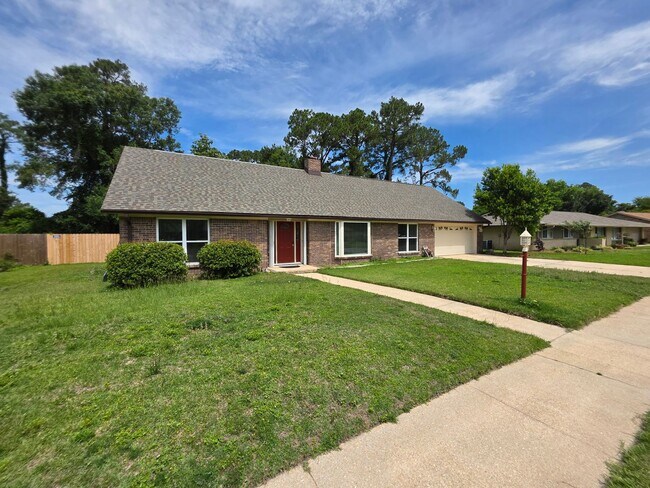 Foto del edificio - Beautifully renovated 4BR/3BA home close to NAS and beaches