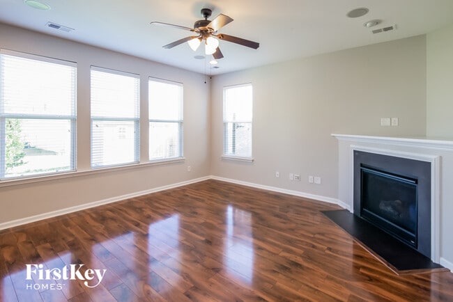 Building Photo - 302 Oglethorpe Cir