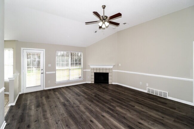 Foto del edificio - 5560 Mary Ln