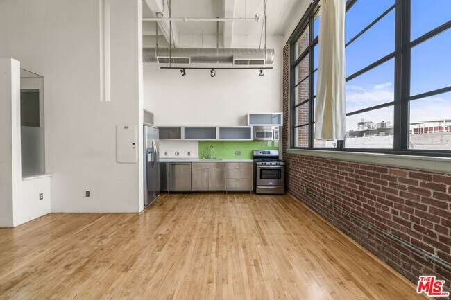 Building Photo - 1850 Industrial St