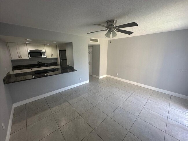 Foto del edificio - 5820 N Church Ave