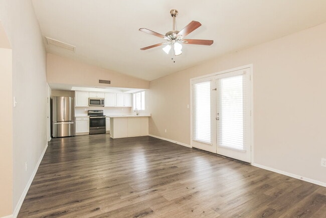 Foto del edificio - 9103 N 63rd Ln