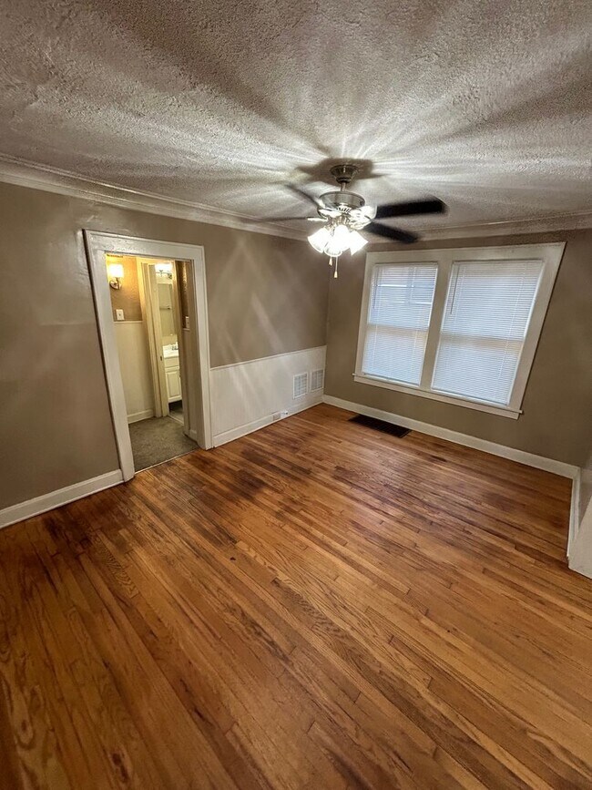 Foto del edificio - AVAILABLE NOW!! Beautiful 3 Beds, 1 Bath K...
