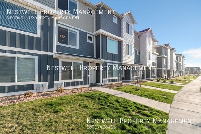 Building Photo - $250 OFF 1ST MONTH'S RENT Beautiful 3-bed ...