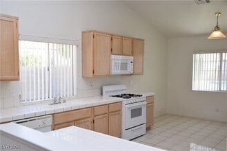 Building Photo - 5453 Desert Valley Dr